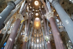 Vidrieras del interior de la Sagrada Familia de Barcelona.
