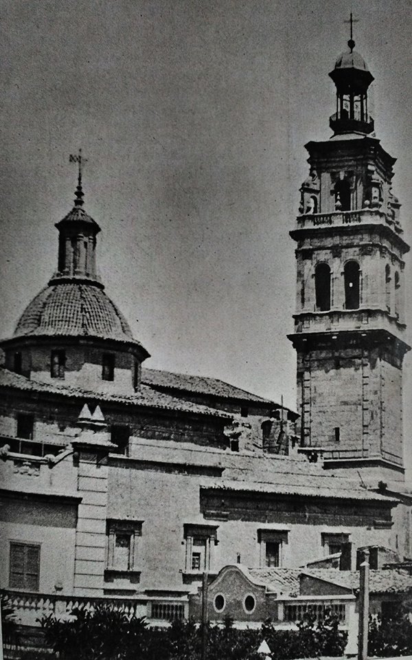 La Torre Campanario, vista desde la calle Torrefiel