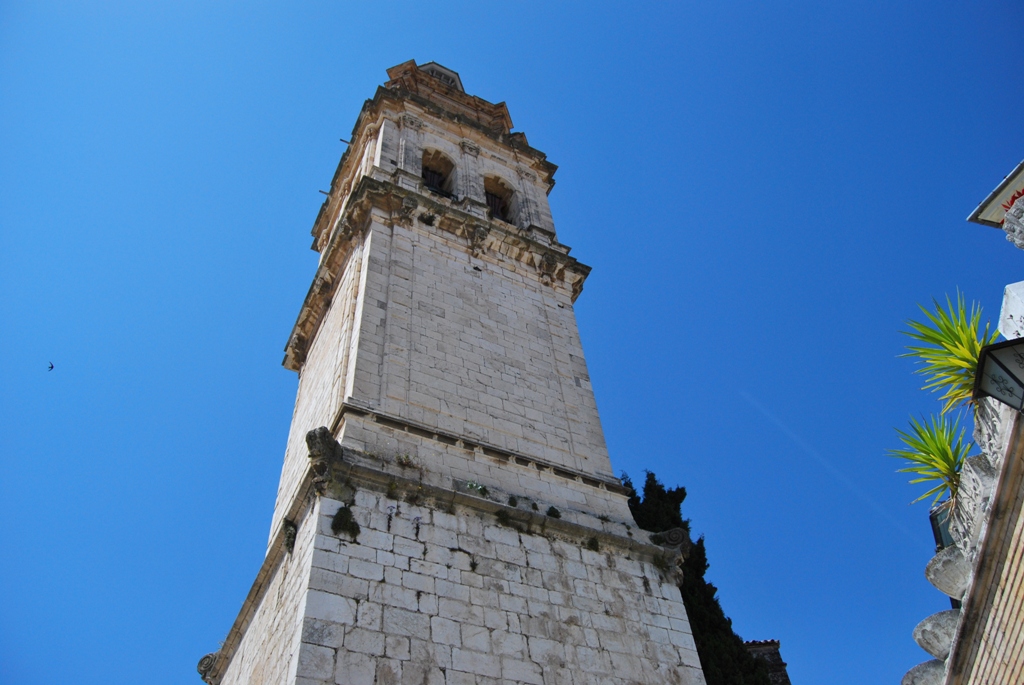 La Torre Campanario vista desde la subida de la Bola.