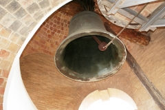 Interior del primer remate de la Torre Campanario, con la Campana “Rauxa i Foc”, fundida en 1.553, la más antigua de las 13 campanas de la Torre.