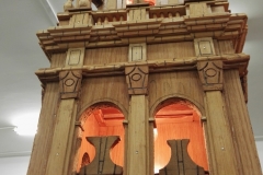Detalle de la terraza de las Campanas, de la maqueta realizada en madera, por el artista Bernardo Mateu Sisternes.