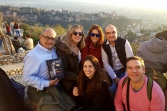 Ricardo Montrsd, en compañia de buenos amigos, desde el mirador de San Miguel.