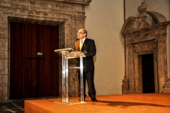 Ricardo Montés en su discurso  en la Academia.