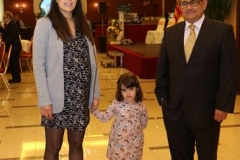 Ricardo Montes junto a su nieta Júlia Montés Moreno y su hija Mª Amor Montés Oviedo.