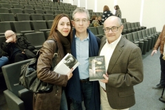 Los escritores Mara Molla, Santiago Posteguillo y Ricardo Montés, posan juntos en el CCCO el 8-2-19